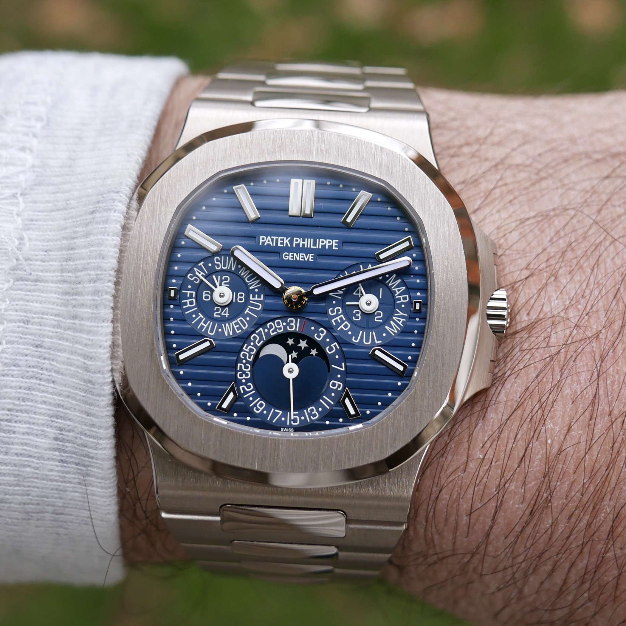 Patek Philippe 5740G Nautilus Perpetual Calendar Complete - Swiss Watch Time